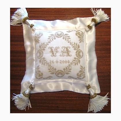 Cushion: Fedi Rose From Paola Alessio Barello - Cross Stitch Charts - Cross  Stitch Charts - Casa Cenina